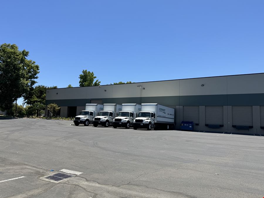 Fresno Warehouse for Rent 1779 150028,000 SF 4069 West Shaw